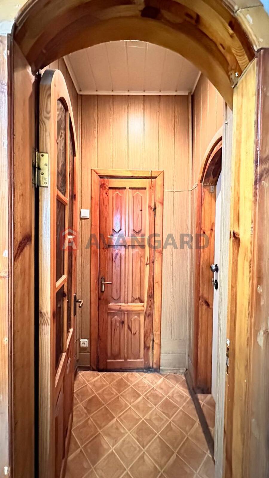 4 ��. ��������, 74/-/10 ��. �., 1/1 ������ ���� 8