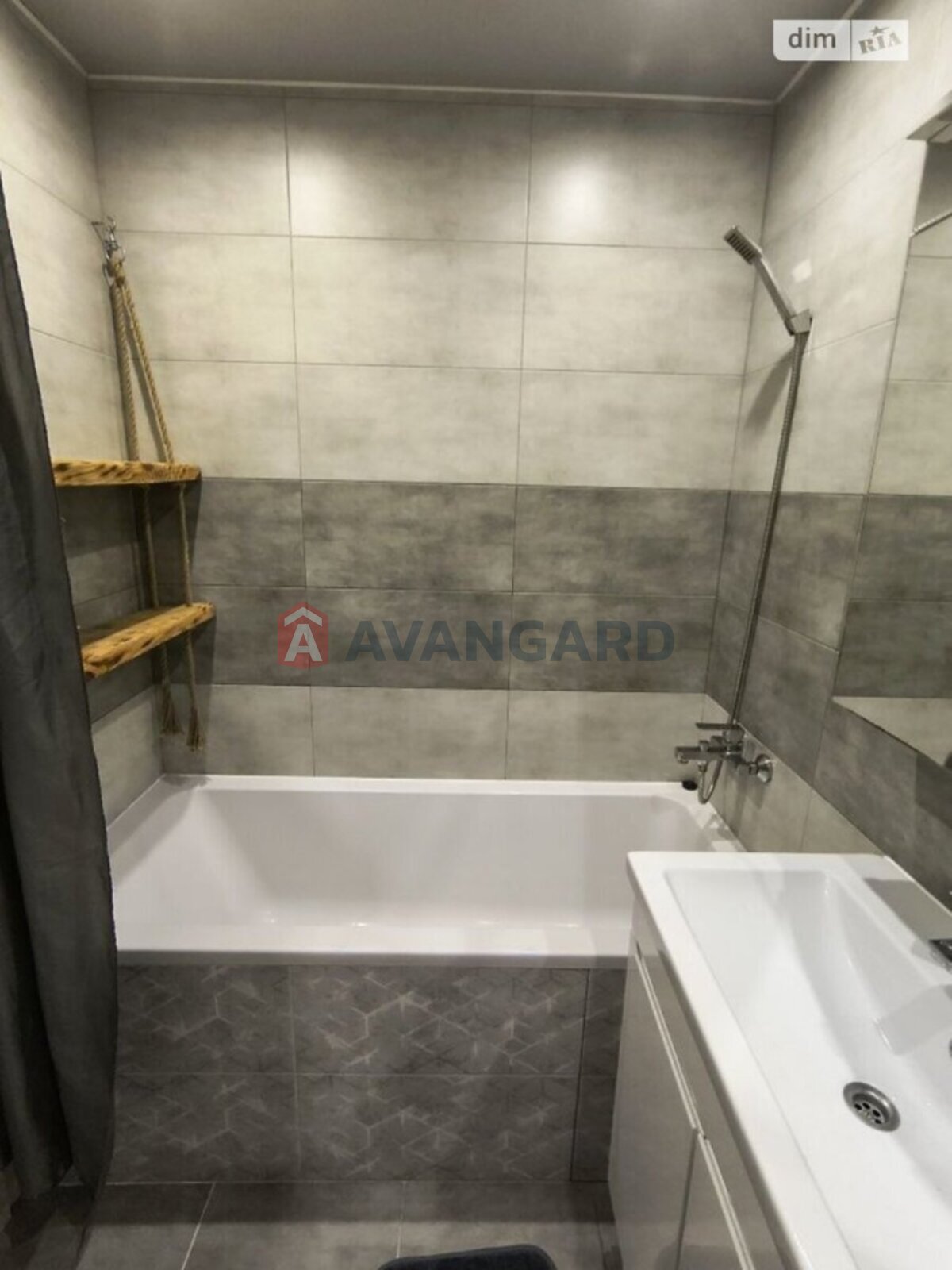 1 ����. ��������, 41/20/10 ��. �., 8/8 ���� ���� 3