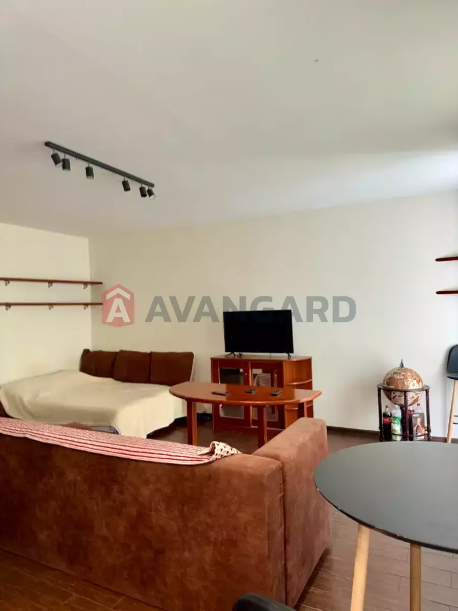 1 ����. ��������, 40/-/25 ��. �., 4/4 ���� ���� 7