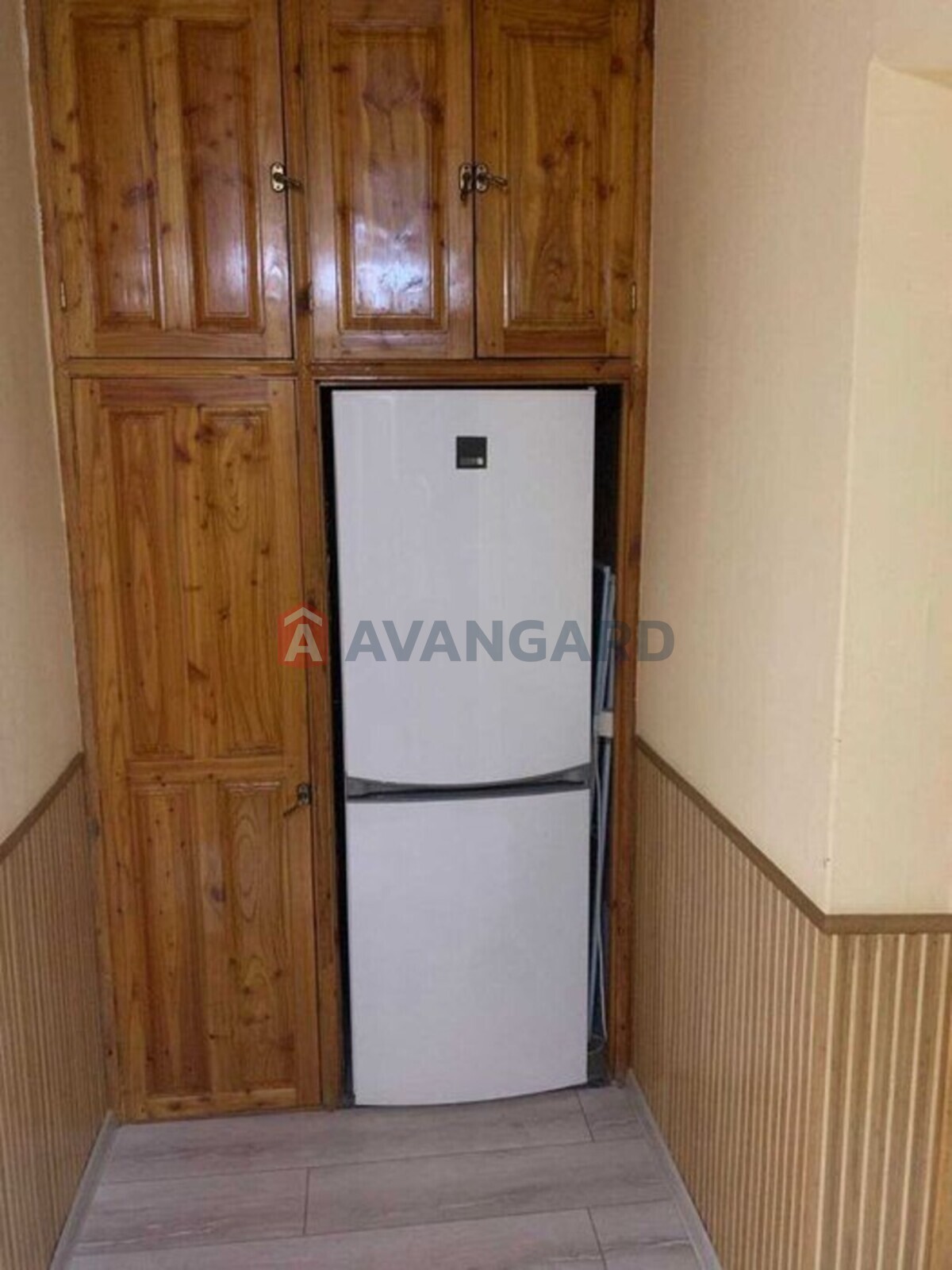 2 ��. ��������, 50/-/6 ��. �., 4/5 ������ ���� 5