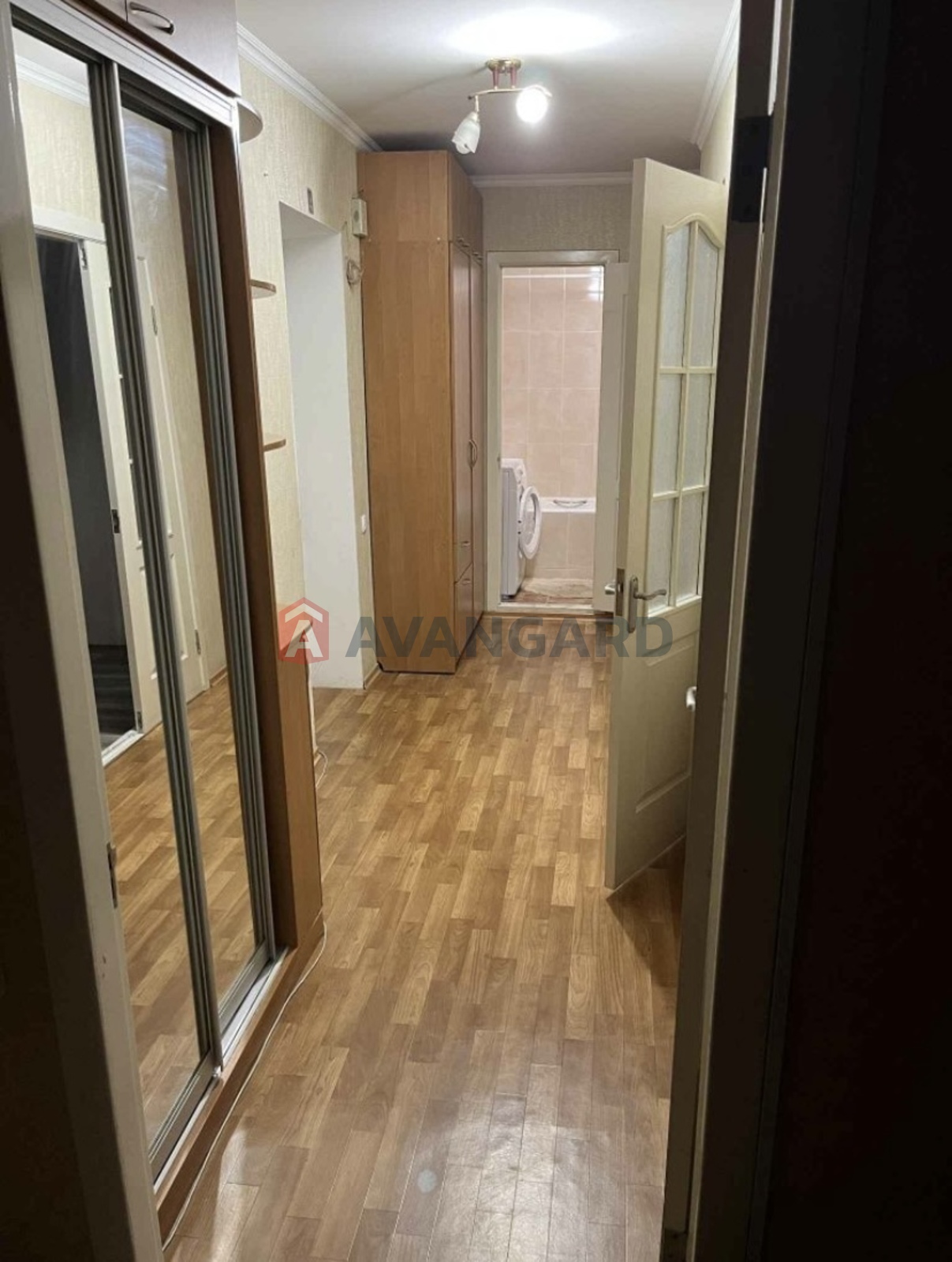 2 ��. ��������, 49/38/9 ��. �., 4/9 ������ ���� 5