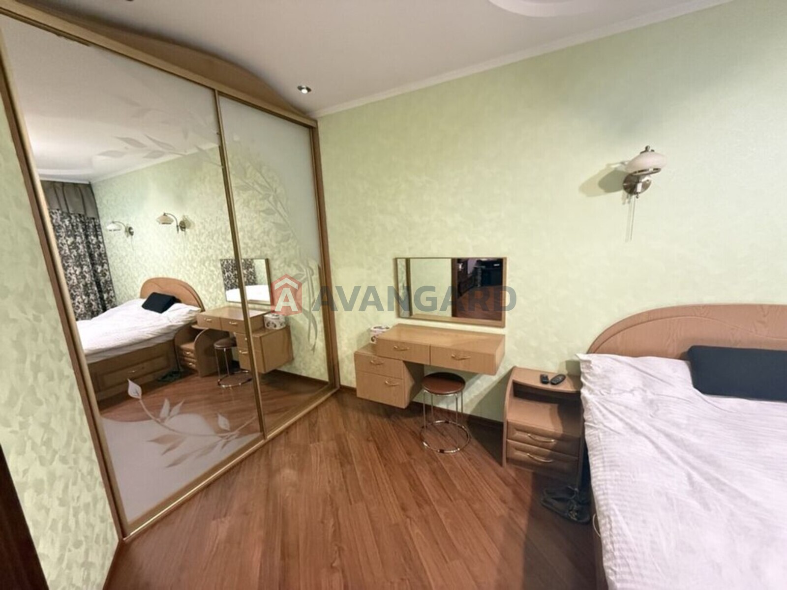 3 ��. ��������, 89/-/13 ��. �., 8/9 ������ ���� 16