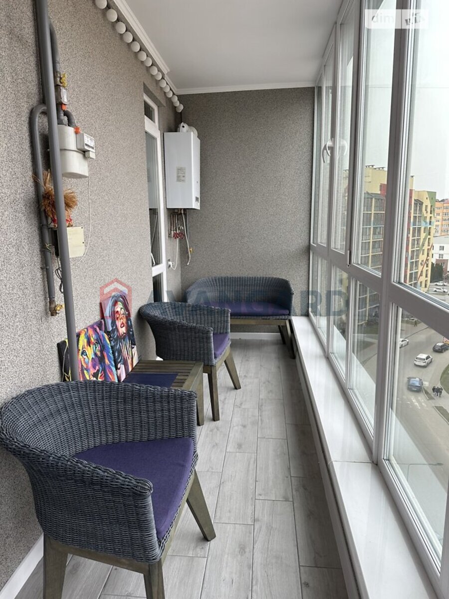 3 ��. ��������, 103/56/13 ��. �., 8/9 ������ ���� 12