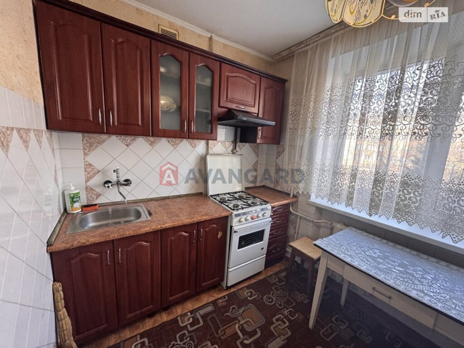 2 ��. ��������, 48/27/7 ��. �., 5/9 ������ ���� 4