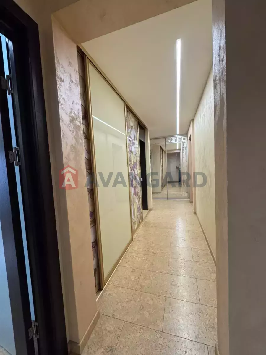 4 ��. ��������, 104/-/- ��. �., 7/9 ������ ���� 18