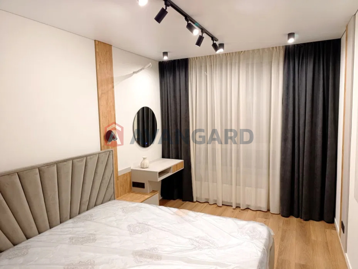 1 ��. ��������, 42/-/18 ��. �., 16/25 ������ ���� 11