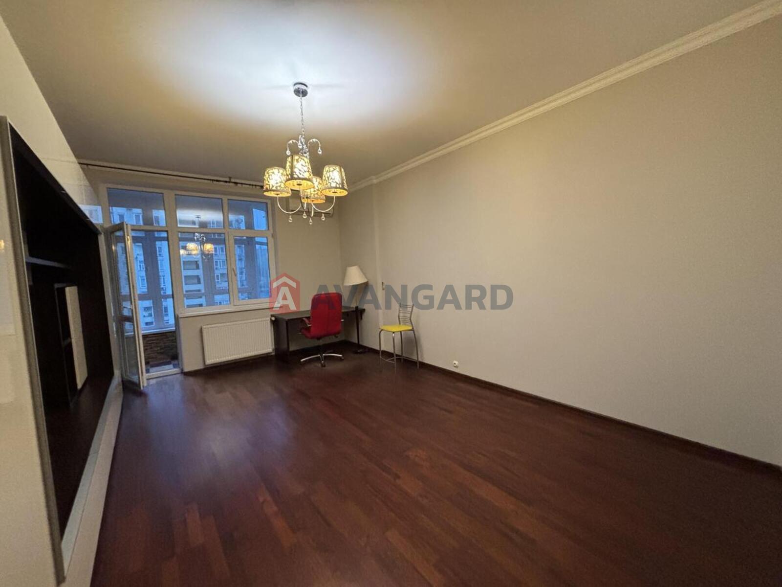 2 ��. ��������, 95/53/16 ��. �., 9/25 ������ ���� 4