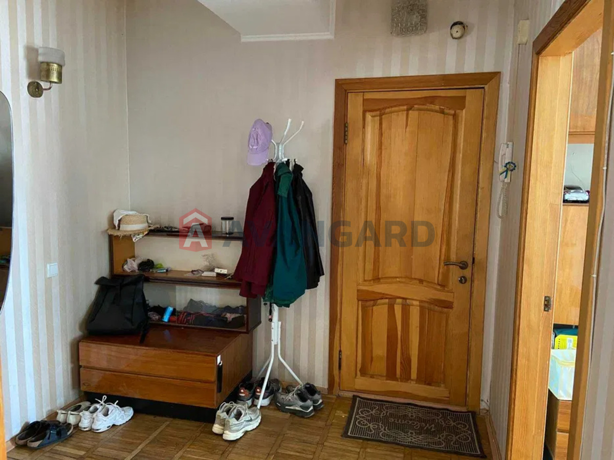 4 ��. ��������, 93/-/8 ��. �., 5/9 ������ ���� 5