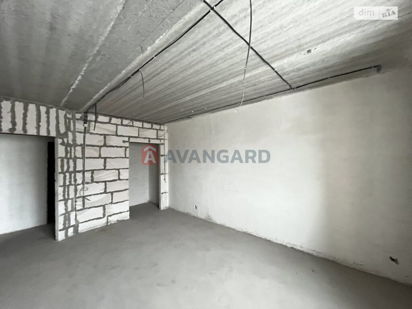 2 ��. ��������, 124/42/52 ��. �., 10/14 ������ ���� 16