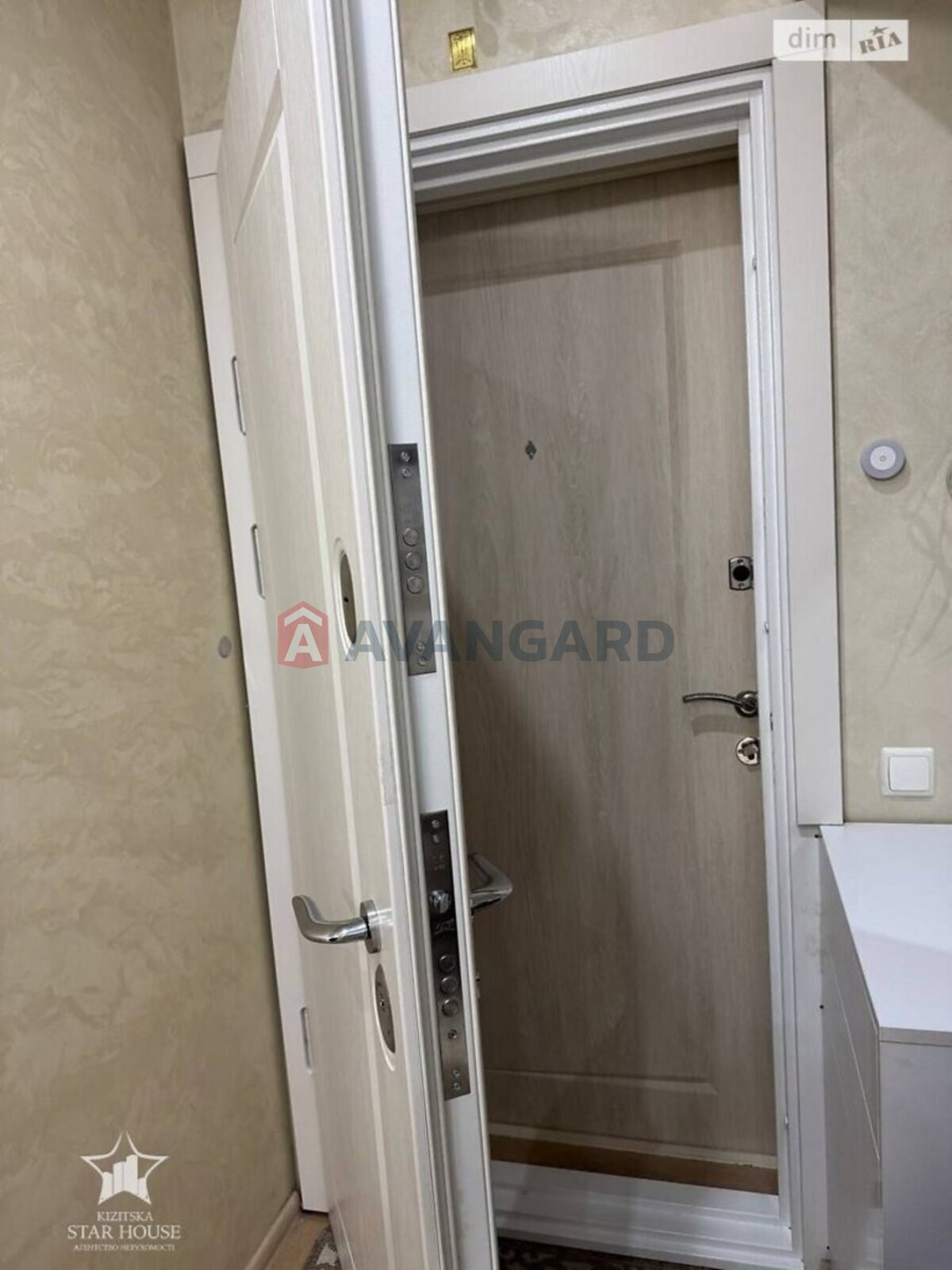 2 ��. ��������, 77/38/18 ��. �., 4/9 ������ ���� 17