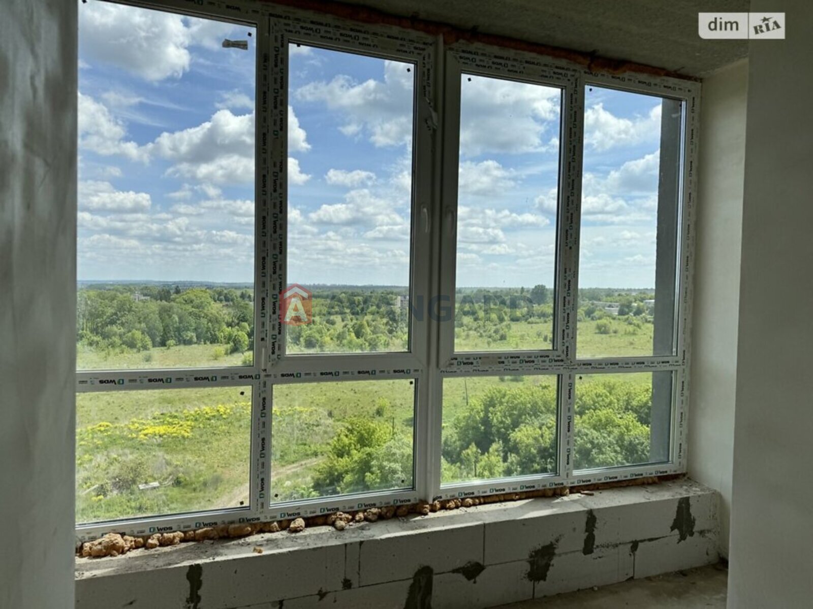 1 ��. ��������, 44/44/16 ��. �., 10/10 ������ ���� 12