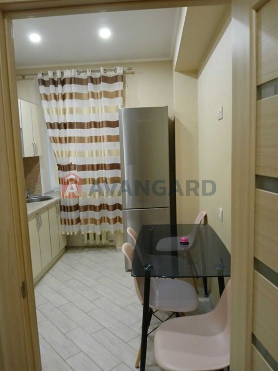 2 ��. ��������, 51/-/7 ��. �., 2/3 ������ ���� 11