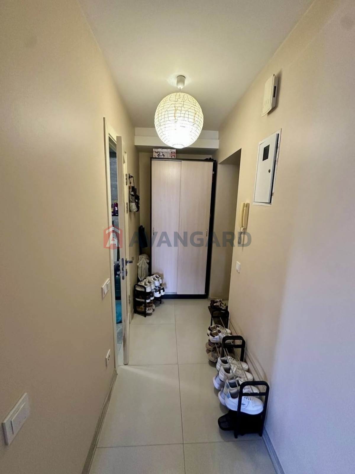 2 ��. ��������, 43/18/25 ��. �., 9/9 ������ ���� 10