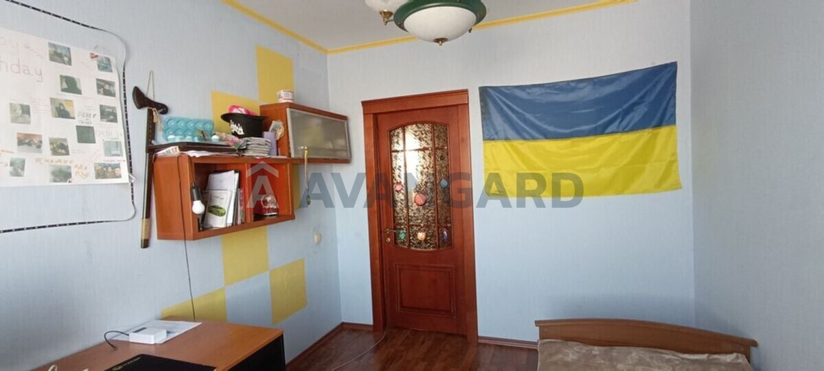 3 ����. ��������, 74/-/9 ��. �., 5/10 ���� ���� 14