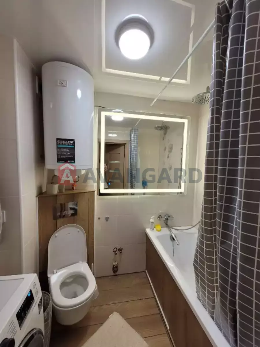 3 ����. ��������, 70/42/10 ��. �., 4/12 ���� ���� 9