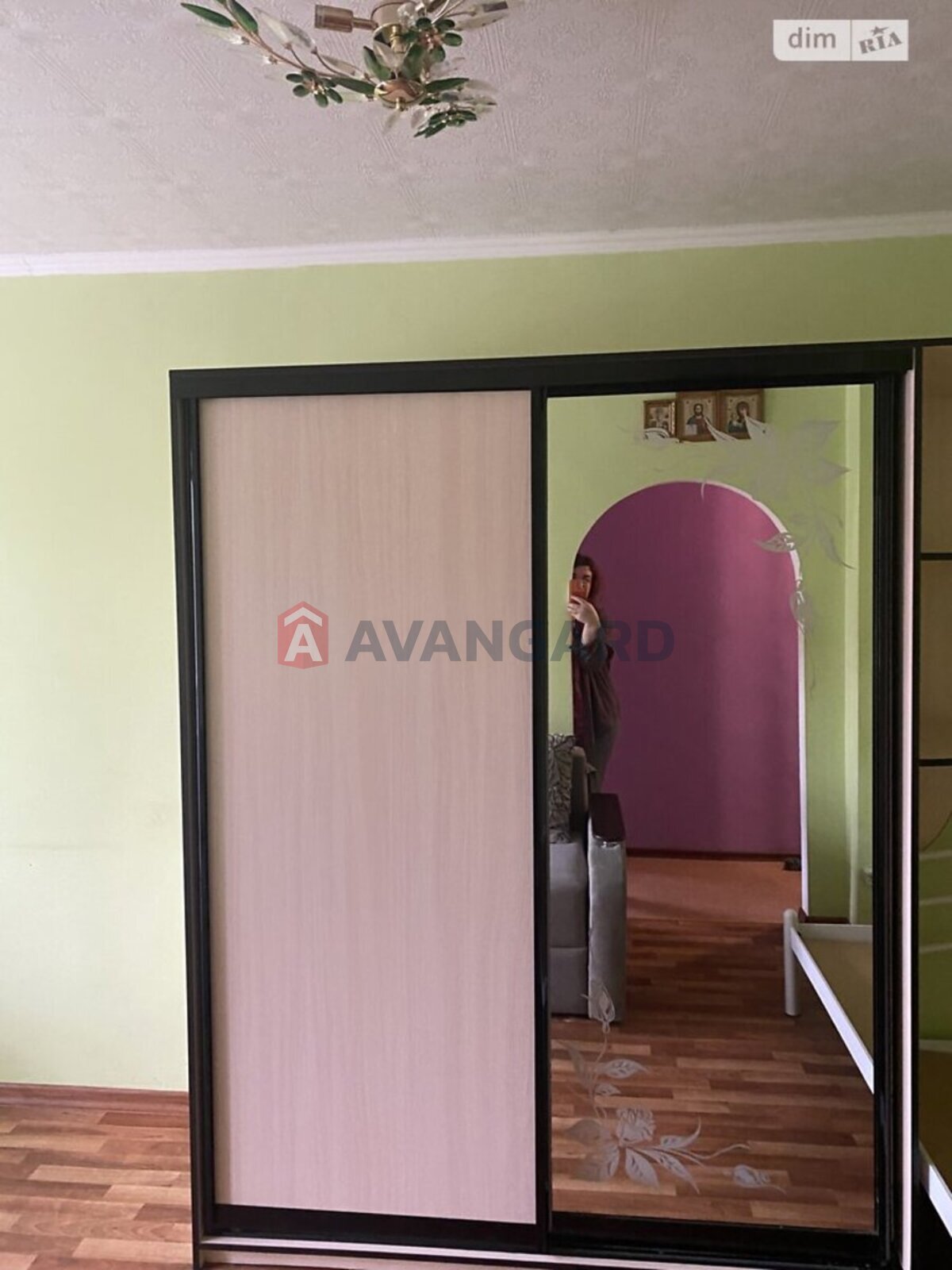 1 ��. ��������, 28/14/6 ��. �., 3/5 ������ ���� 9