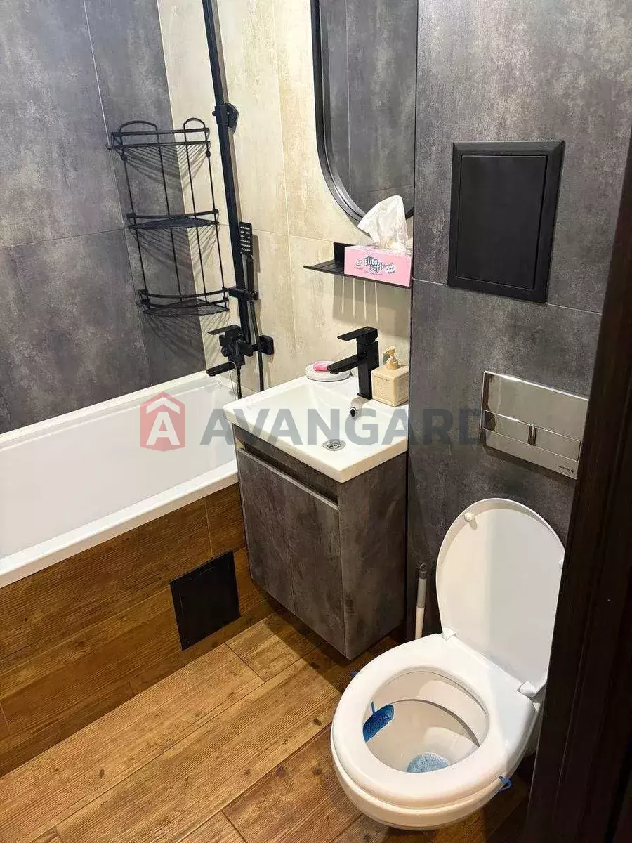 3 . , 57/-/5 . ., 5/5   4