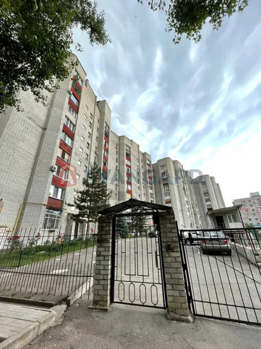 4 ��. ��������, 76/-/11 ��. �., 9/10 ������ ���� 12