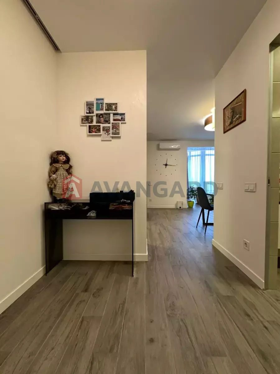 2 ��. ��������, 57/32/17 ��. �., 6/12 ������ ���� 4