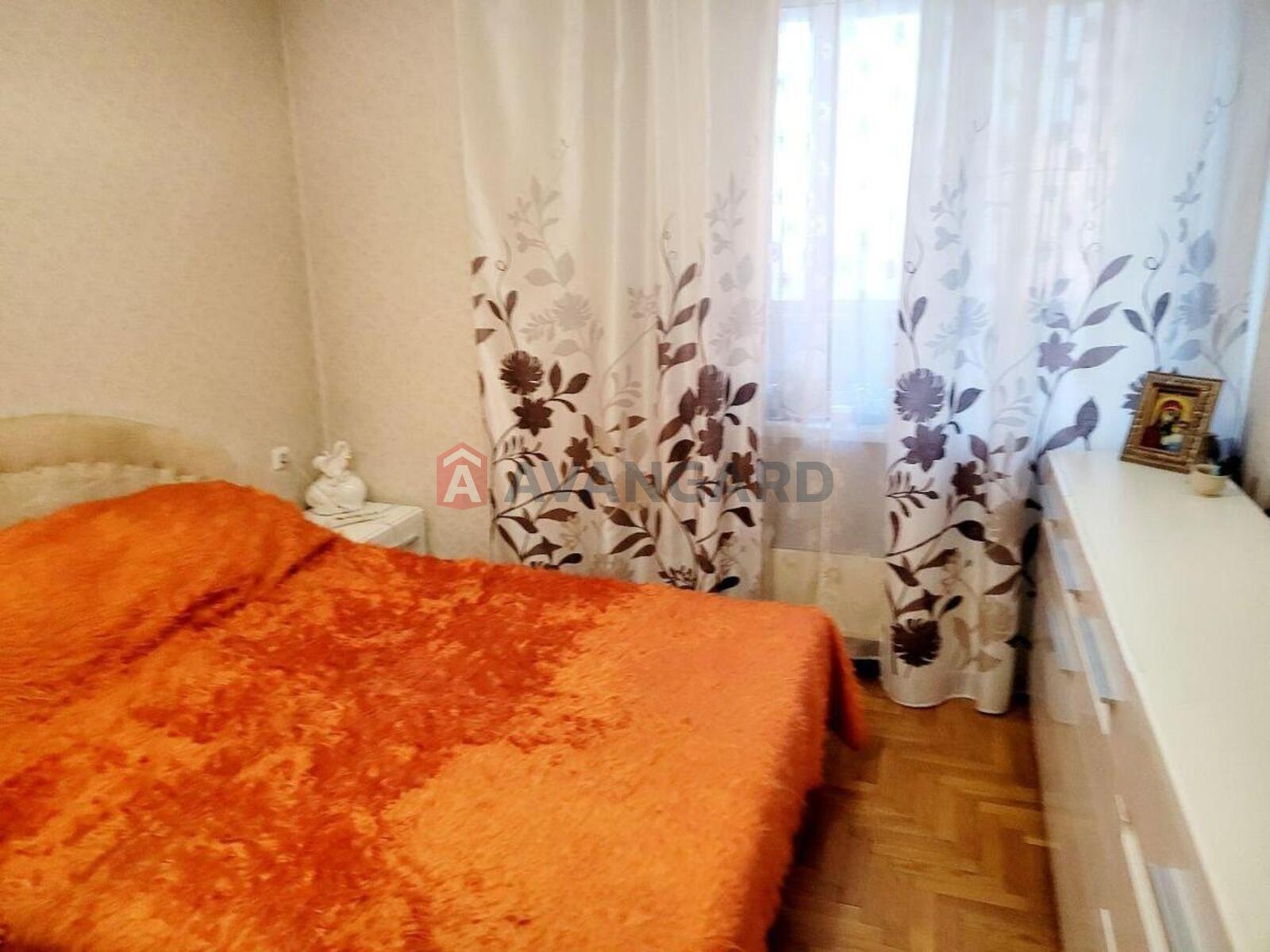 4 ��. ��������, 100/55/11 ��. �., 14/23 ������ ���� 1