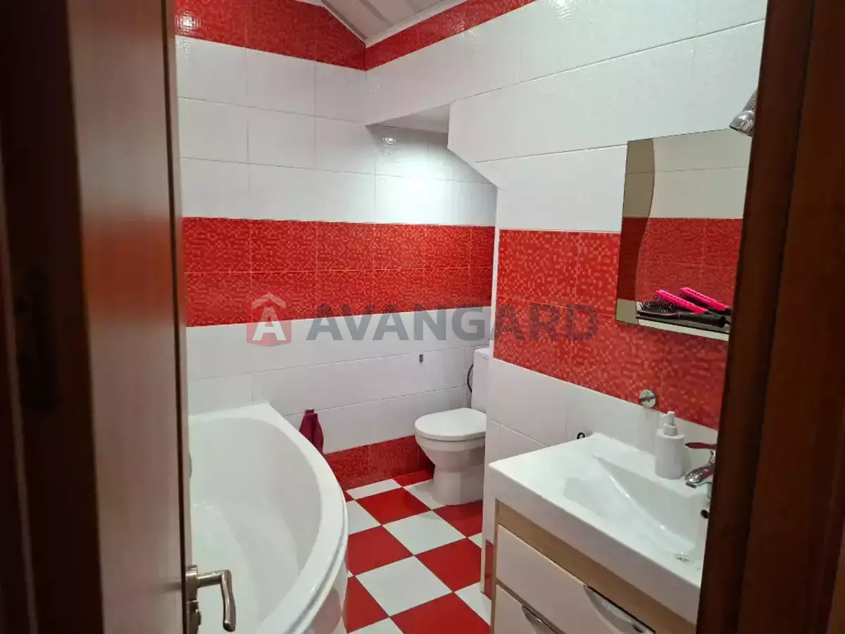 5 ��. ��������, 140/-/- ��. �., 1/3 ������ ���� 3