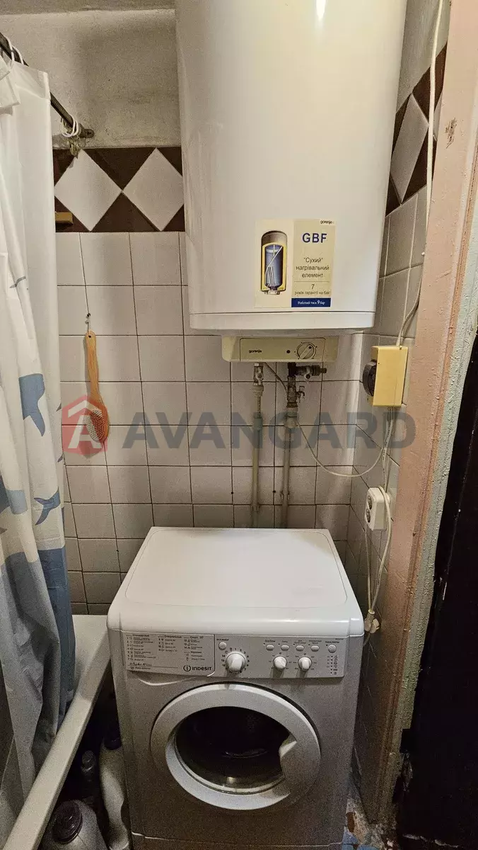 1 ��. ��������, 37/-/8 ��. �., 3/5 ������ ���� 2