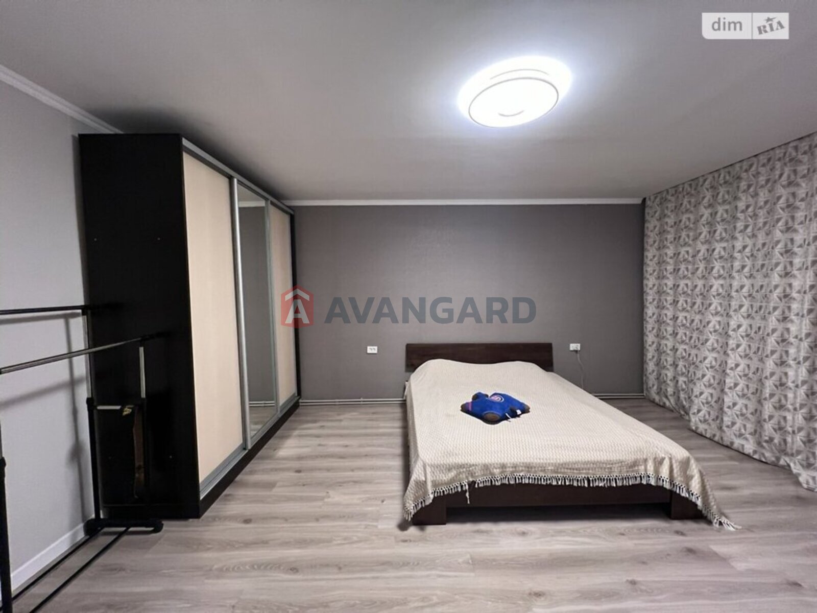 3 ��. ��������, 69/55/13 ��. �., 3/4 ������ ���� 4