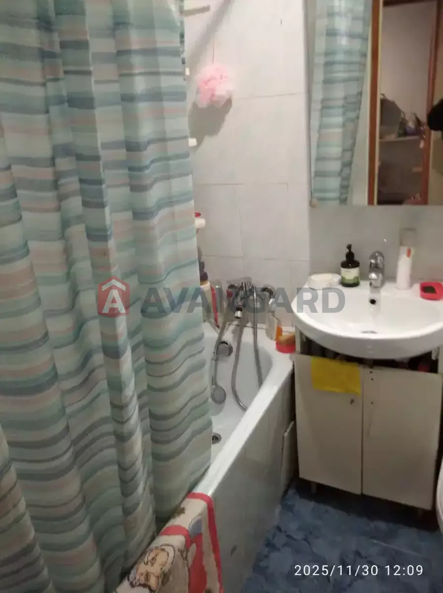 2 ��. ��������, 43/28/6 ��. �., 3/5 ������ ���� 10