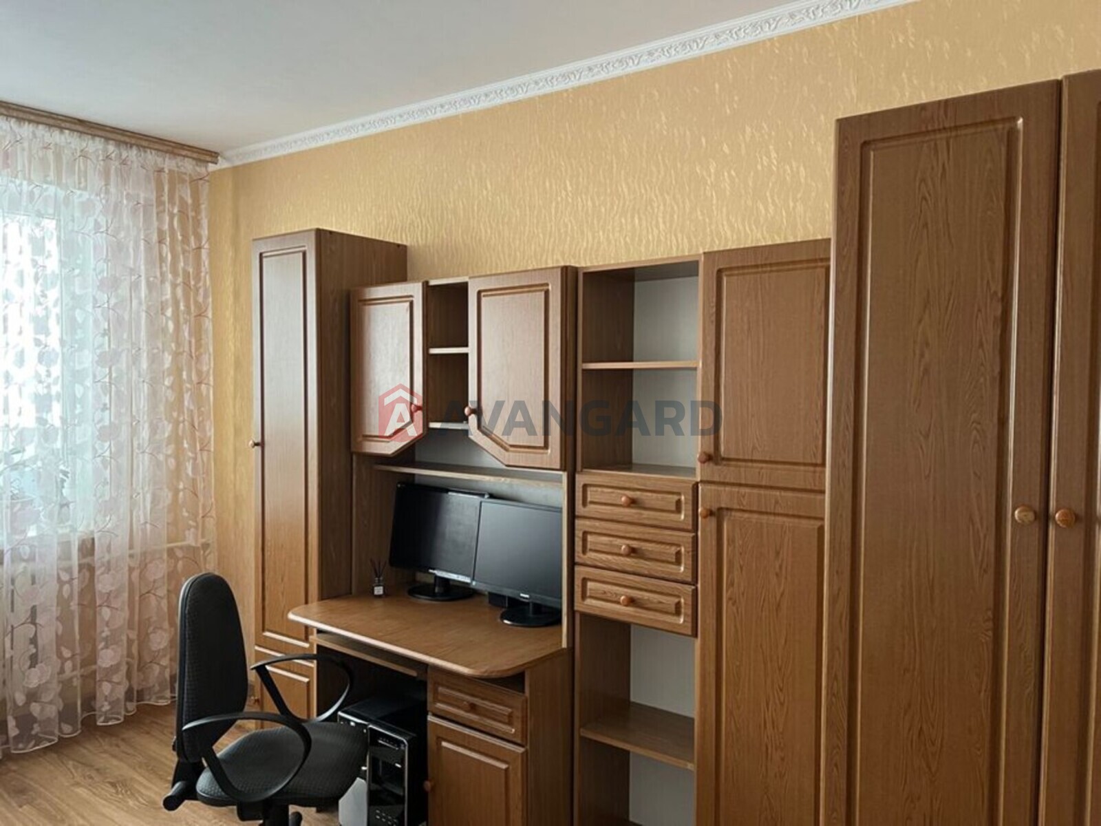 2 ��. ��������, 48/-/5 ��. �., 5/5 ������ ���� 20