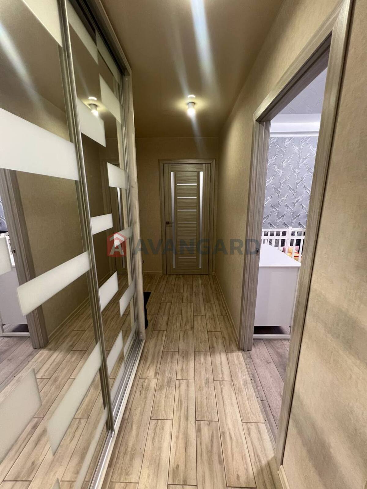 2 ��. ��������, 50/29/8 ��. �., 9/9 ������ ���� 8