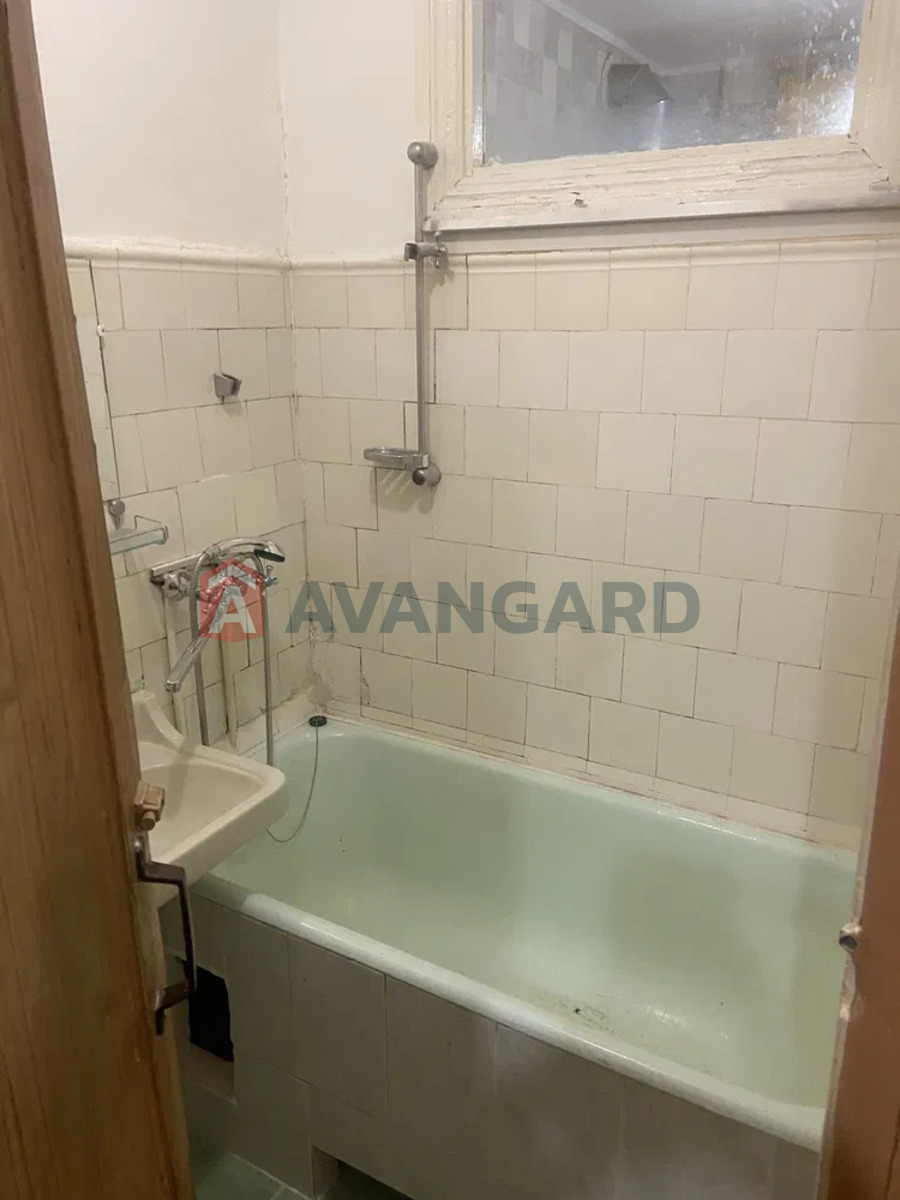 2 ��. ��������, 42,6/27,5/6,7 ��. �., 1/5 ������ ���� 8