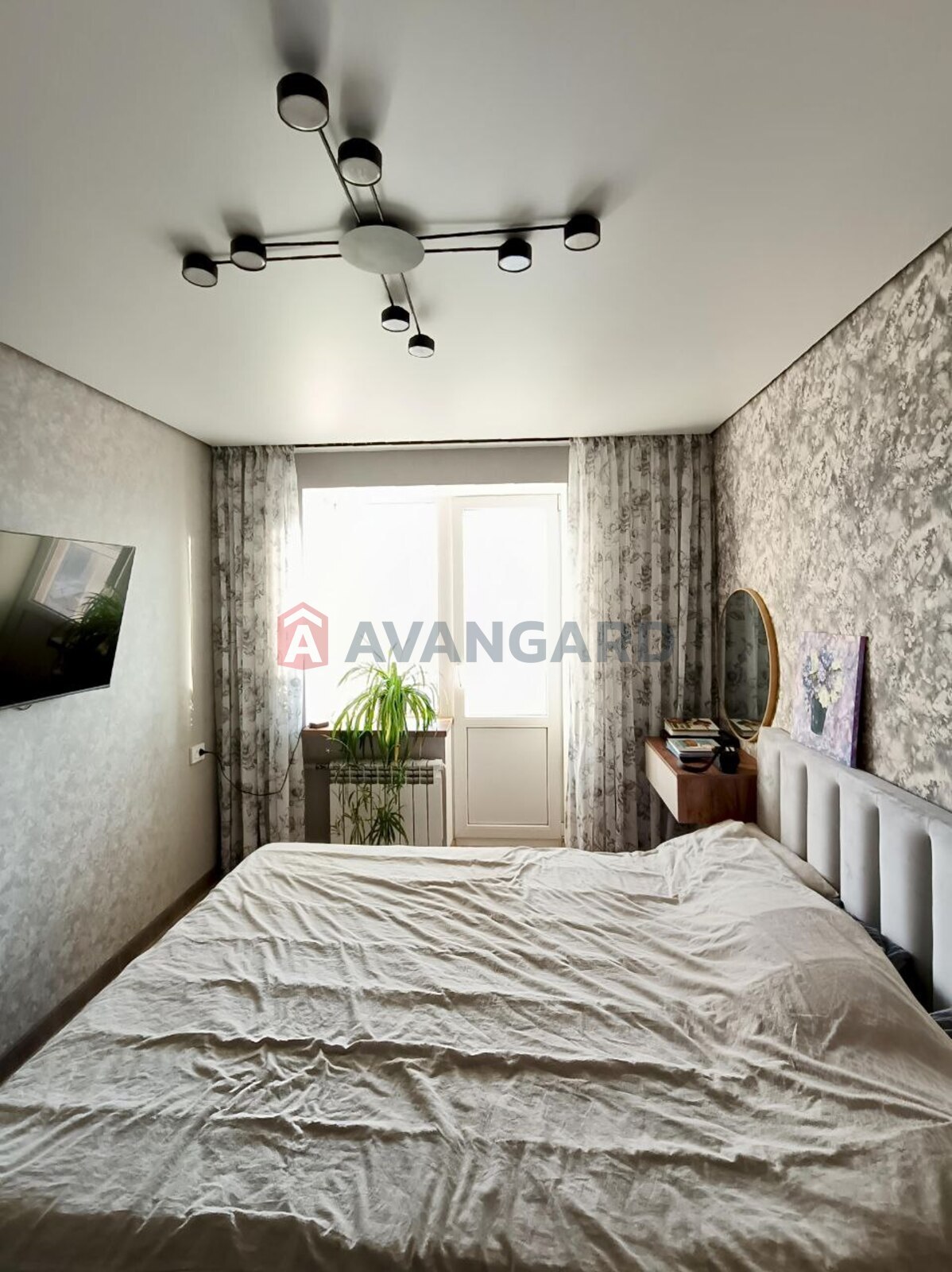 3 ��. ��������, 70/38/8 ��. �., 6/9 ������ ���� 13