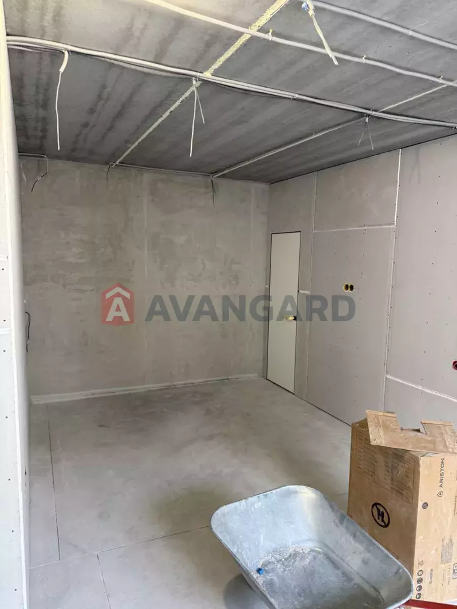 1 ��. ��������, 50/-/20 ��. �., 6/10 ������ ���� 7