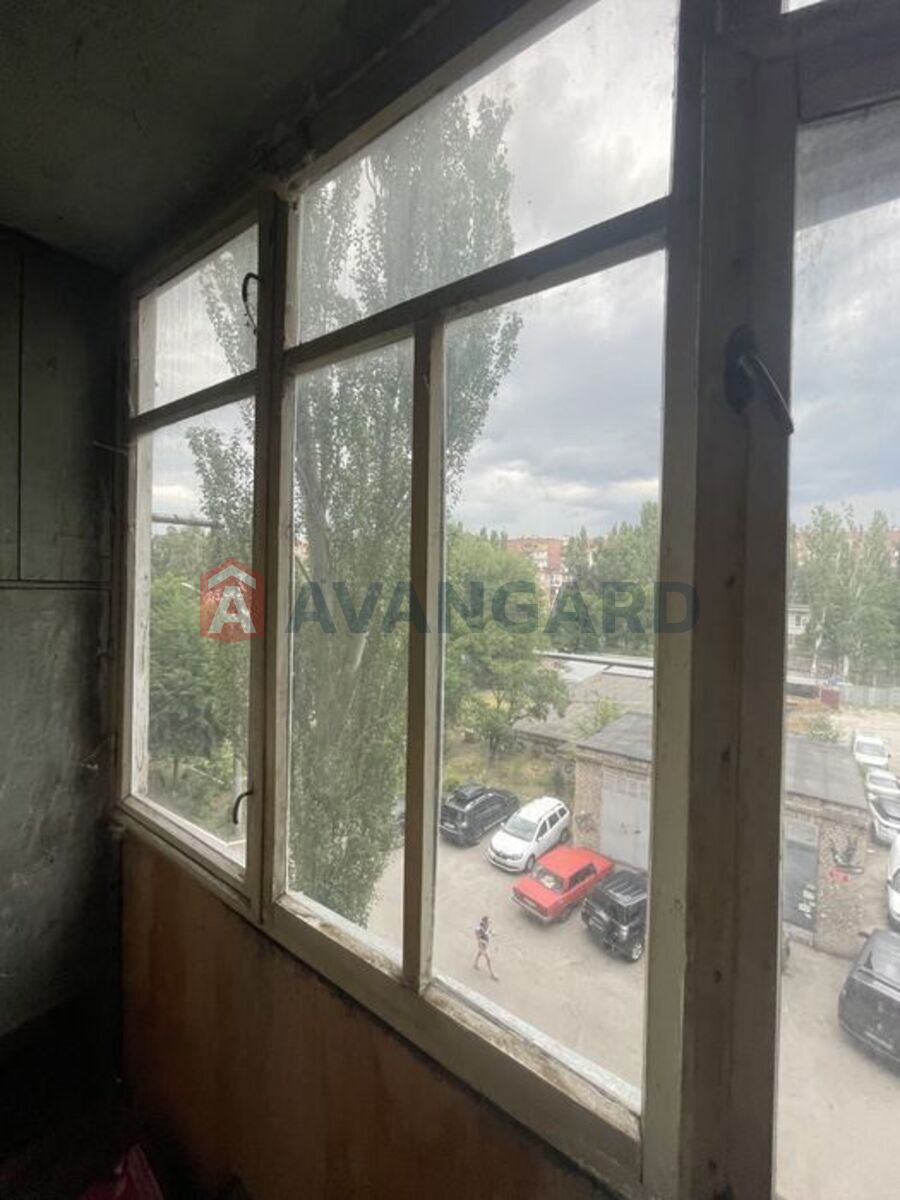 3 ��. ��������, 68/-/12 ��. �., 4/9 ������ ���� 13