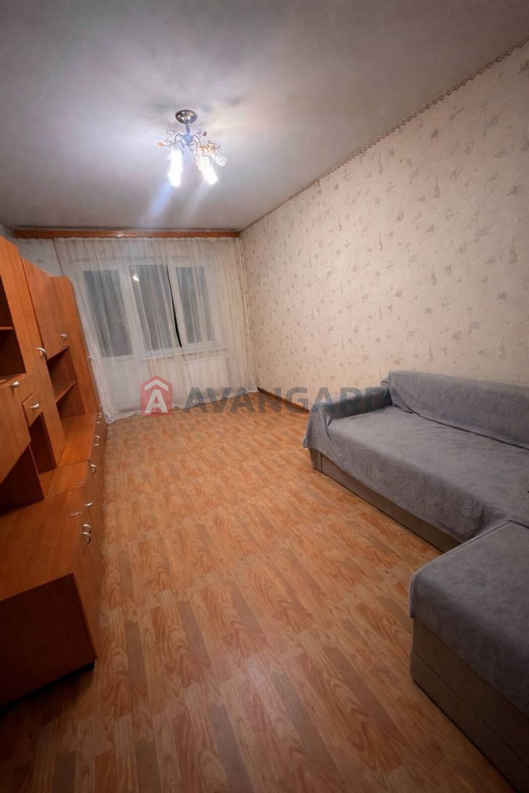 3 ��. ��������, 81.1/45.6/8.7 ��. �., 2/9 ������ ���� 7