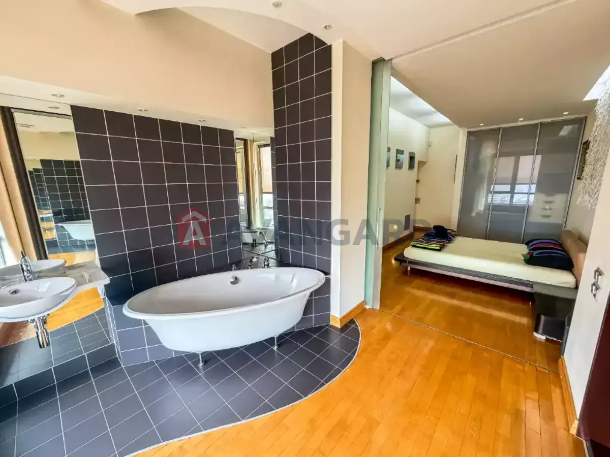 4 ��. ��������, 150/-/- ��. �., 8/14 ������ ���� 3