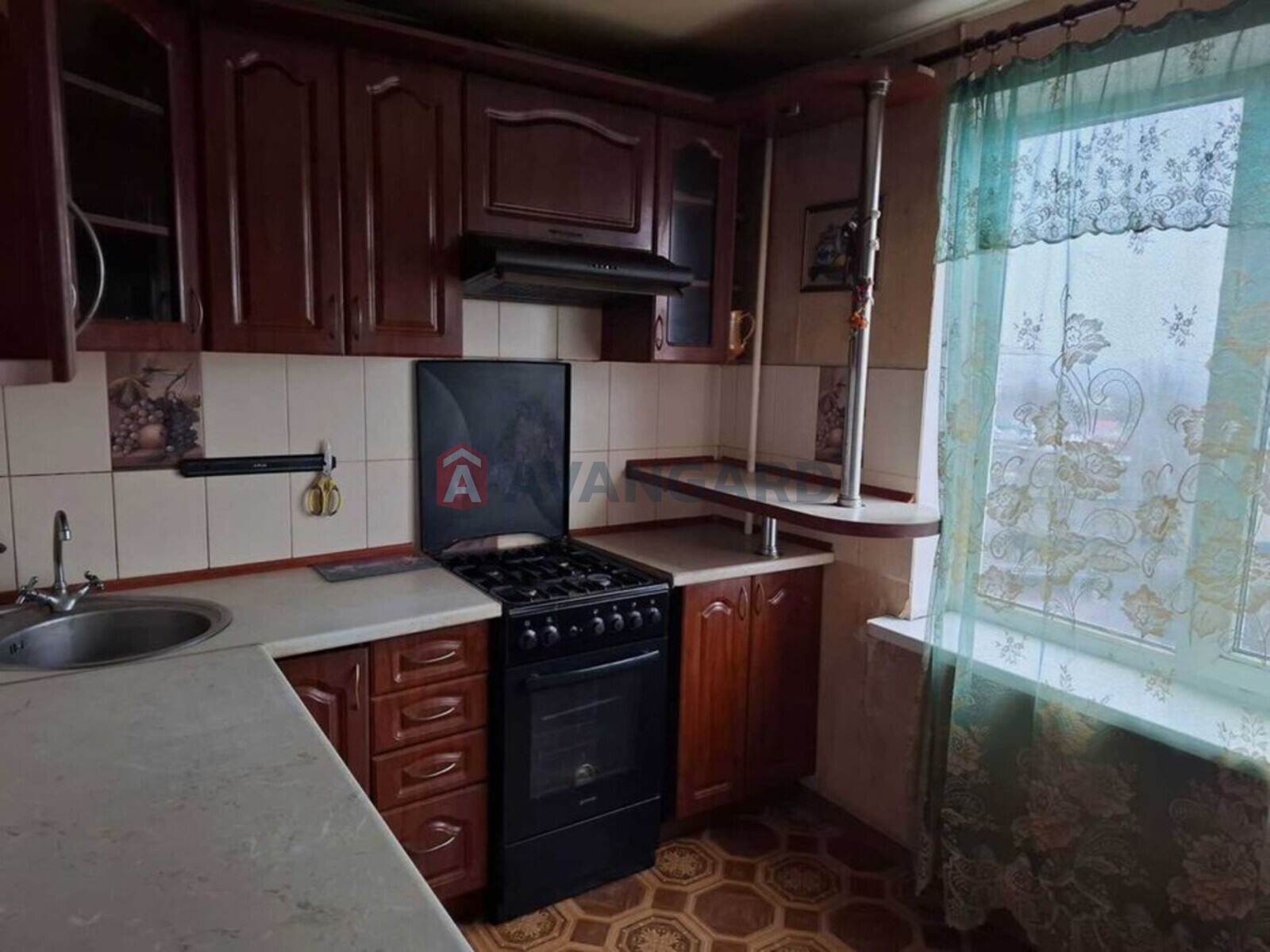 2 ��. ��������, 50/-/8 ��. �., 7/9 ������ ���� 5