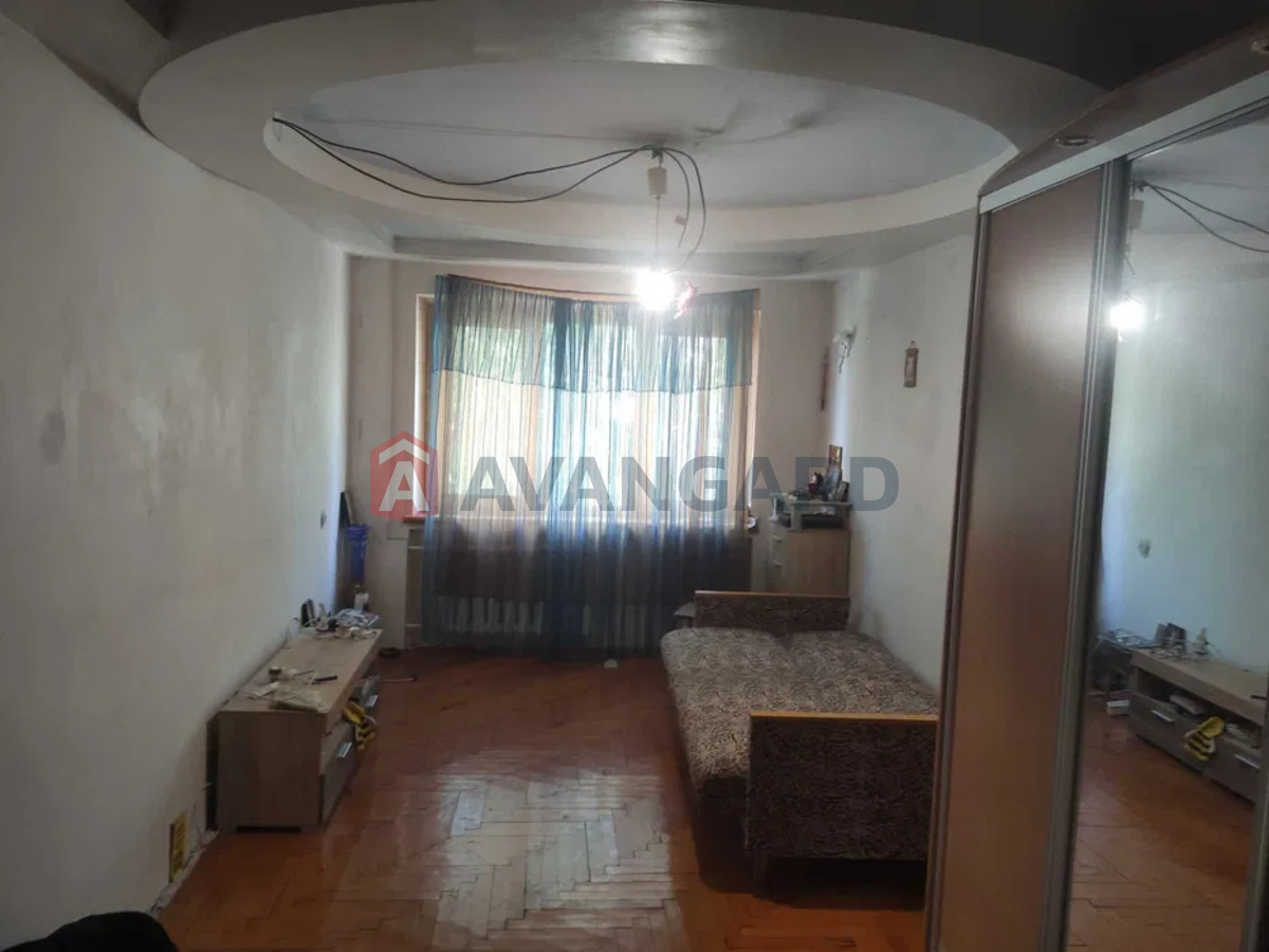 3 ��. ��������, 61/-/6 ��. �., 3/5 ������ ���� 1