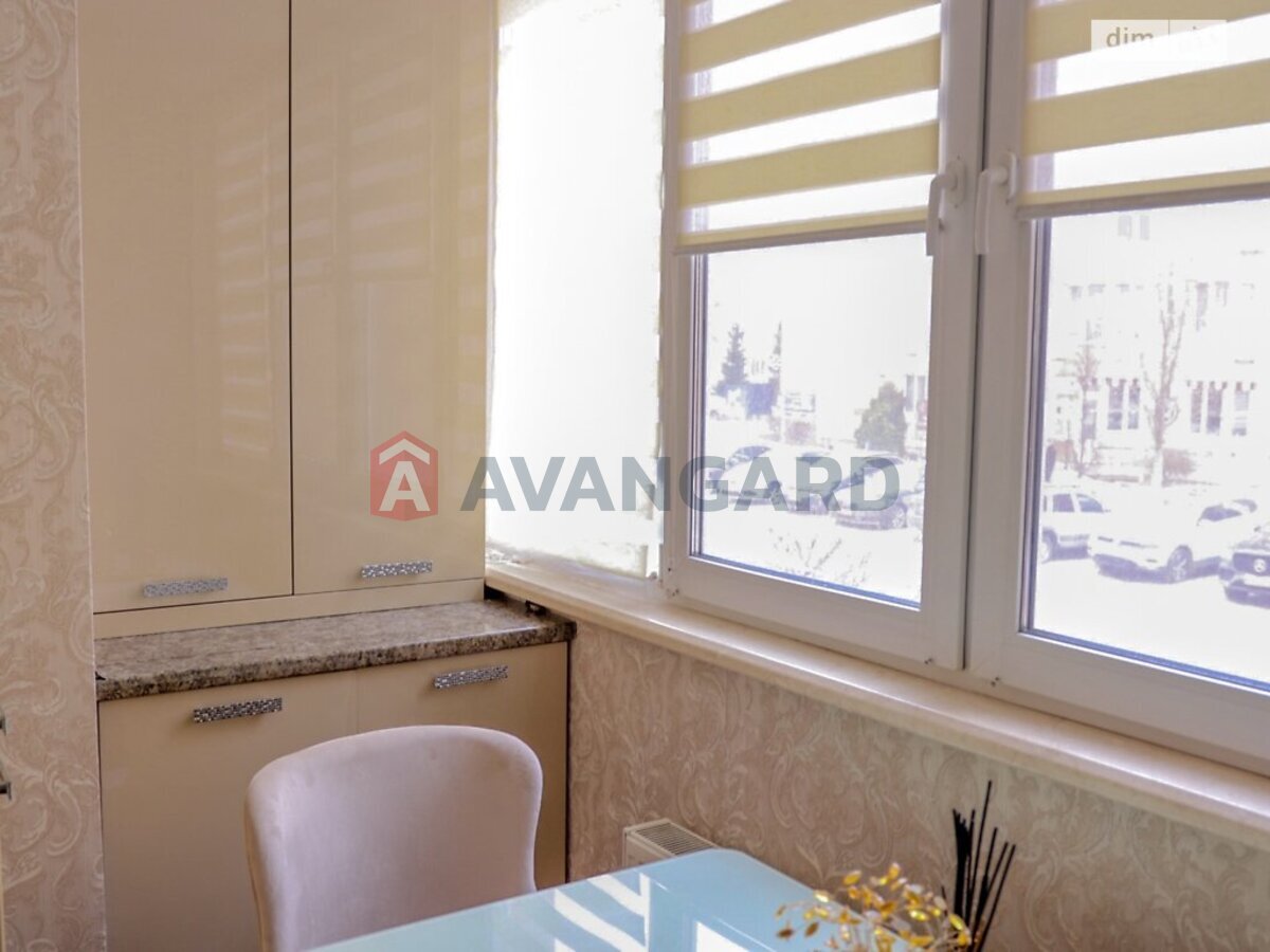 2 ��. ��������, 50/-/- ��. �., 2/11 ������ ���� 4