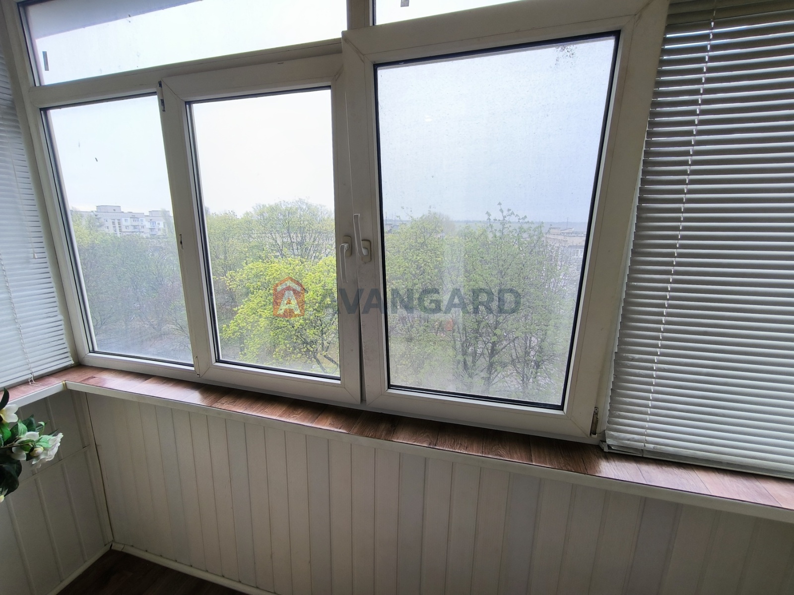 3 ��. ��������, 65/-/10 ��. �., 6/9 ������ ���� 11