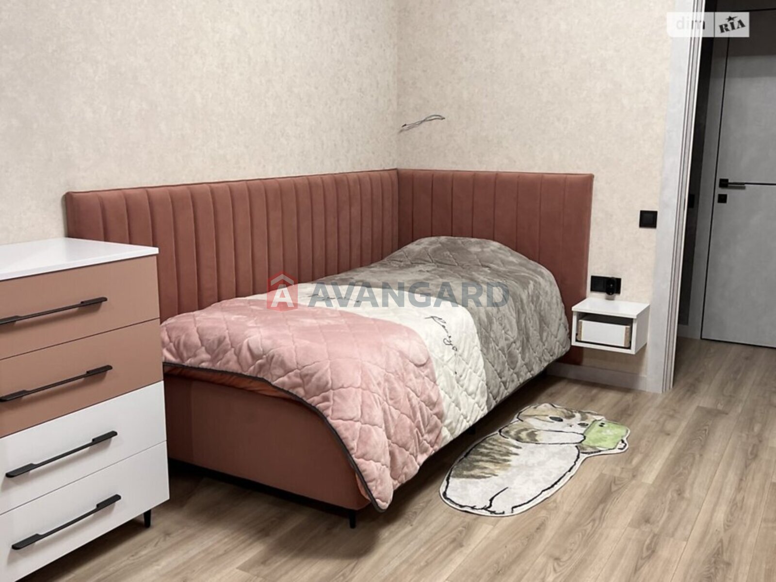 3 ��. ��������, 78/-/10 ��. �., 5/10 ������ ���� 13