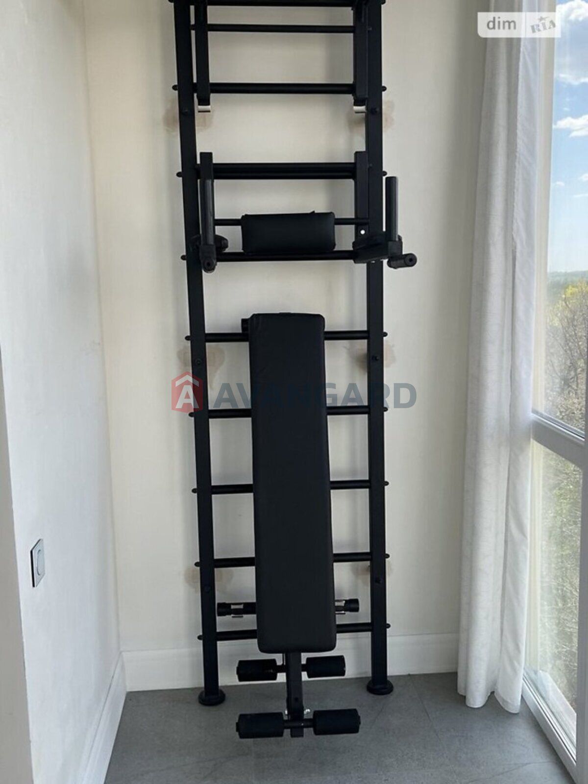 3 ����. ��������, 107/54/15 ��. �., 9/9 ���� ���� 23