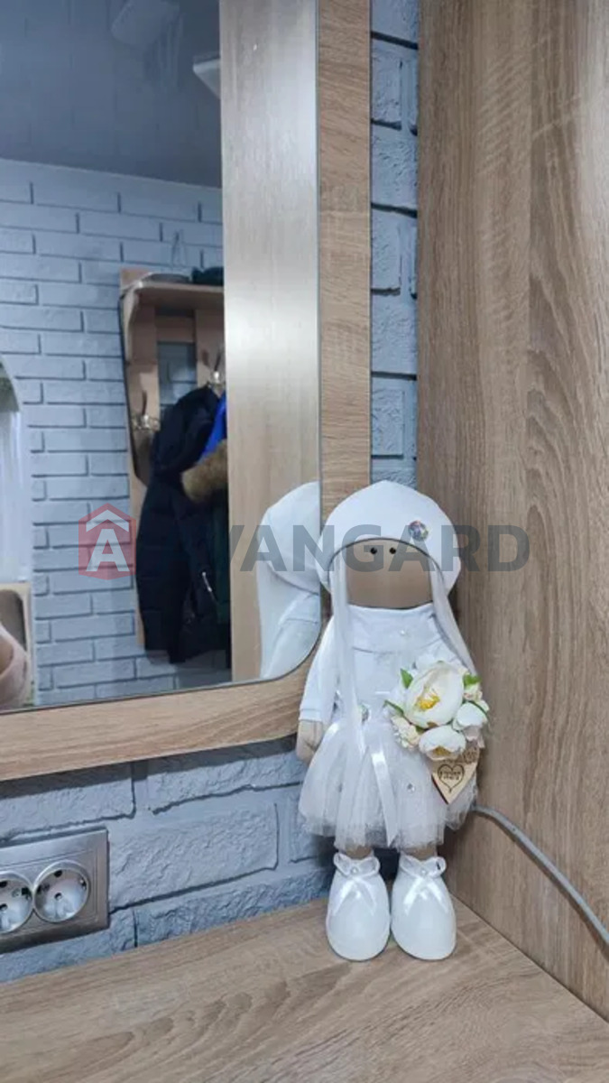 3 ����. ��������, 54/-/18 ��. �., 5/5 ���� ���� 8