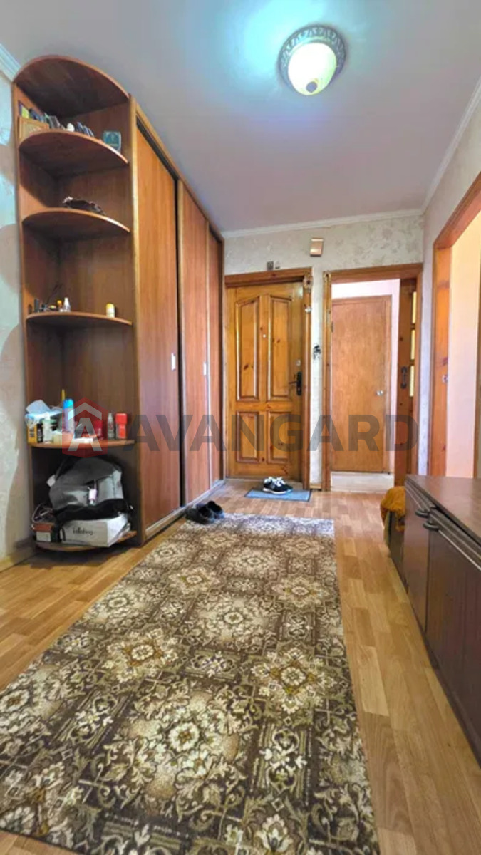 3 ��. ��������, 63/-/6 ��. �., 8/9 ������ ���� 8