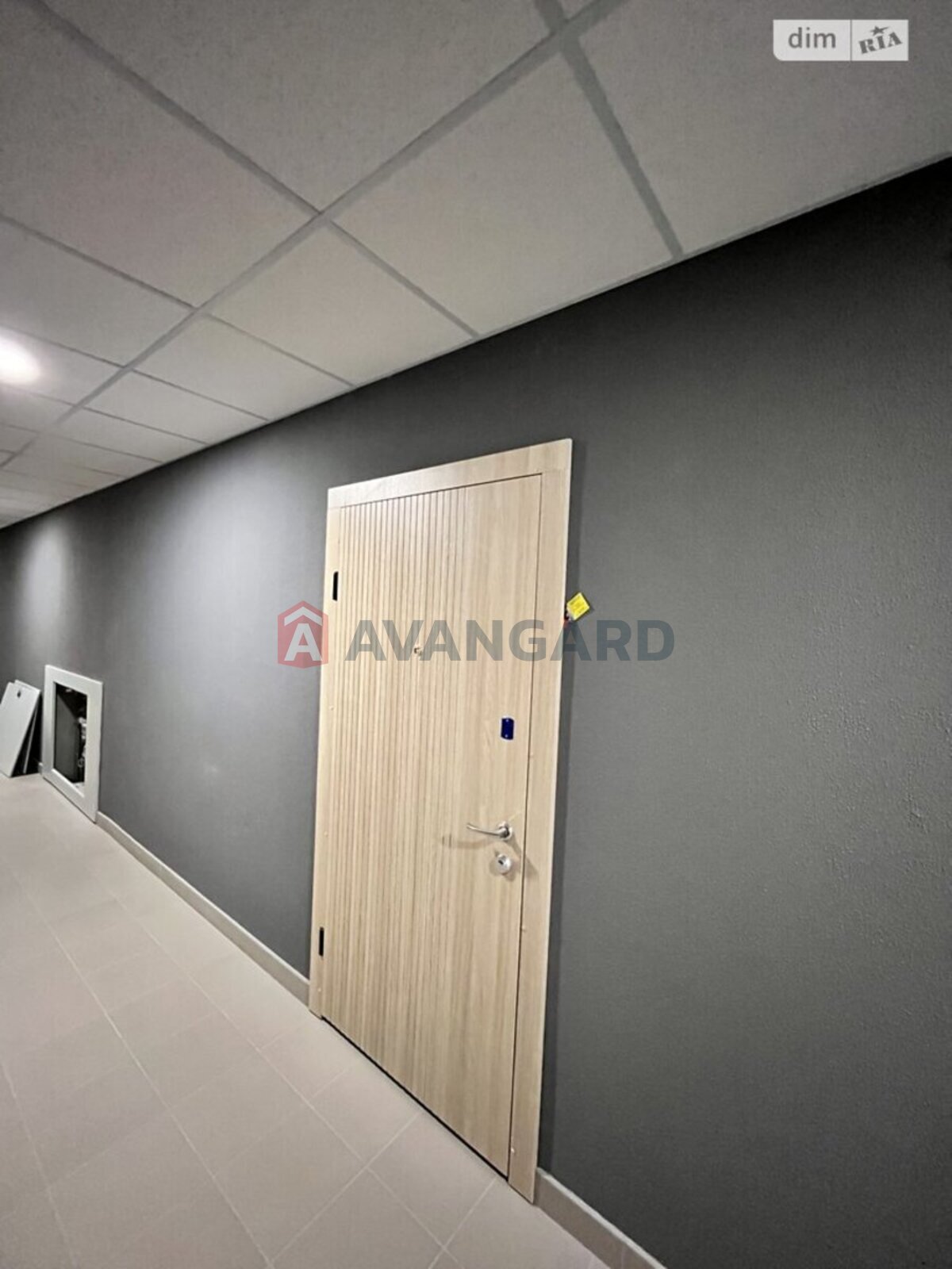 1 ��. ��������, 40/17/9 ��. �., 6/10 ������ ���� 3