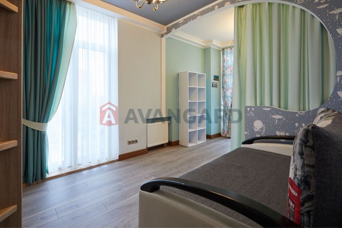 3 ����. ��������, 80/-/25 ��. �., 8/10 ���� ���� 10