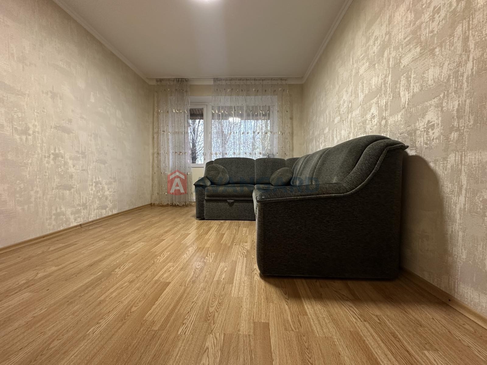 2 ����. ��������, 49/30/8 ��. �., 5/5 ���� ���� 16