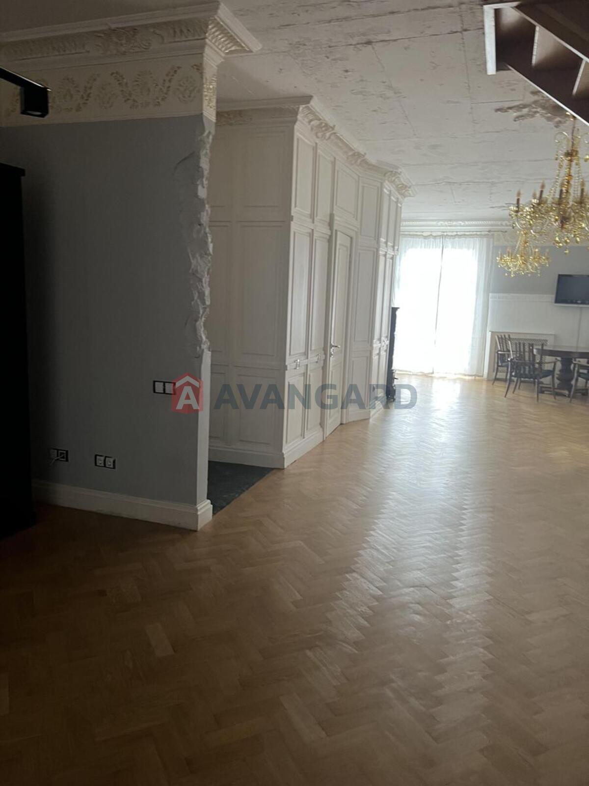 3 ��. ��������, 144/53/25 ��. �., 9/10 ������ ���� 9