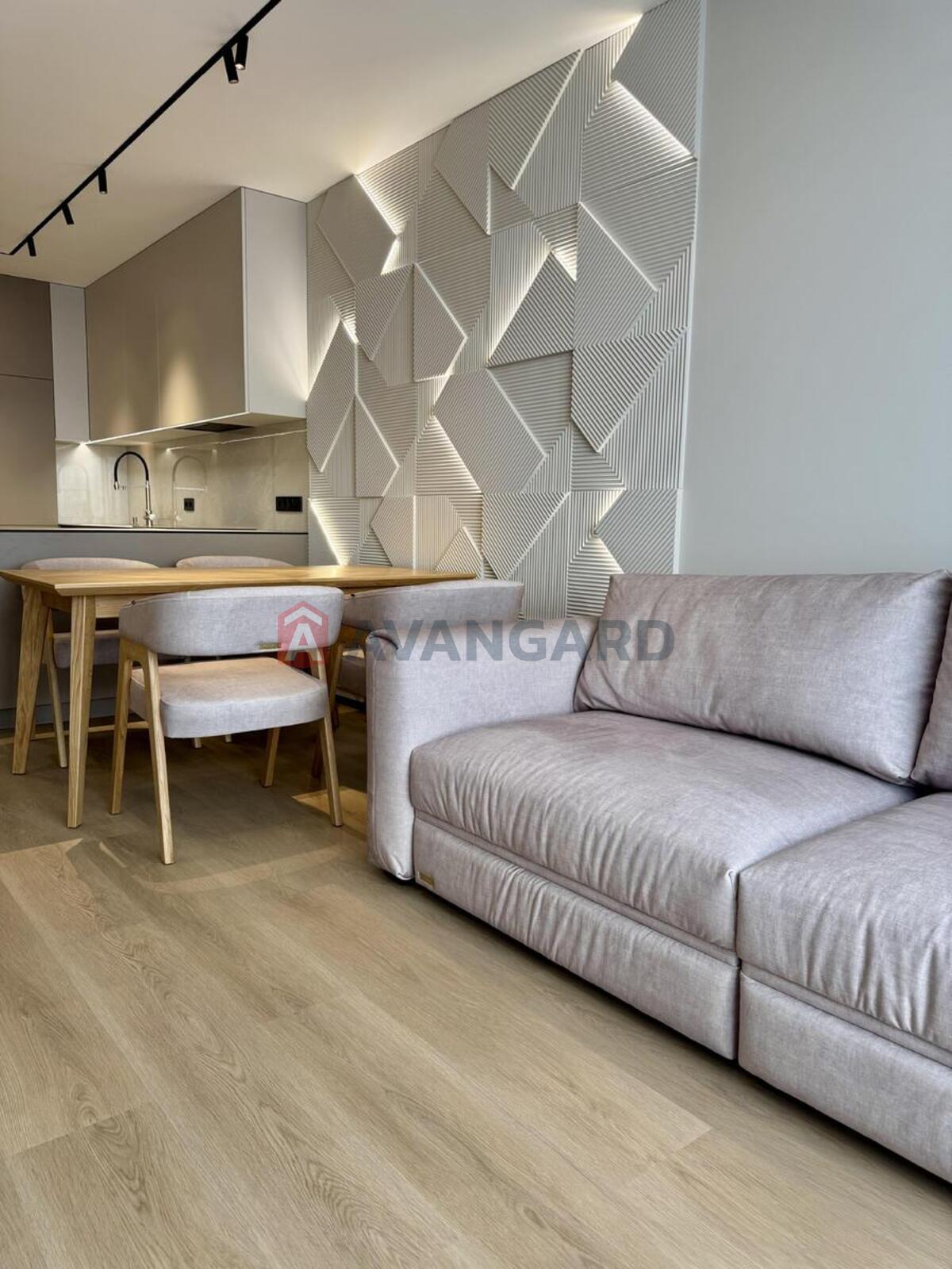 3 ��. ��������, 76/27/25 ��. �., 17/26 ������ ���� 3