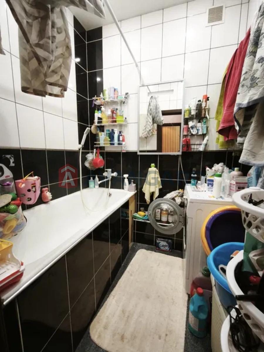 4 ��. ��������, 95/-/9 ��. �., 3/5 ������ ���� 14